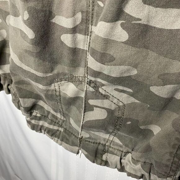 Jolt Long Sleeve Camouflage Hooded Zip Up Utility Jacket Medium Green - Picture 11 of 11